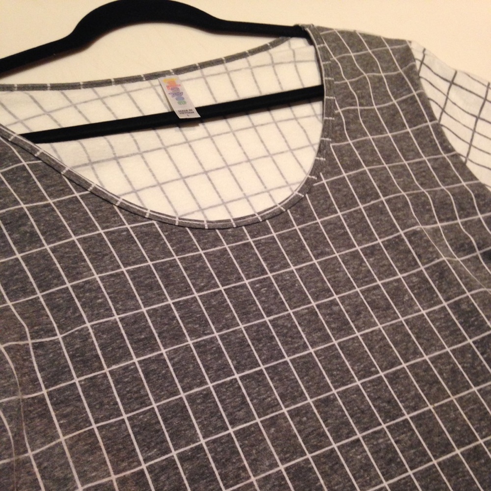 LuLaRoe Perfect tee